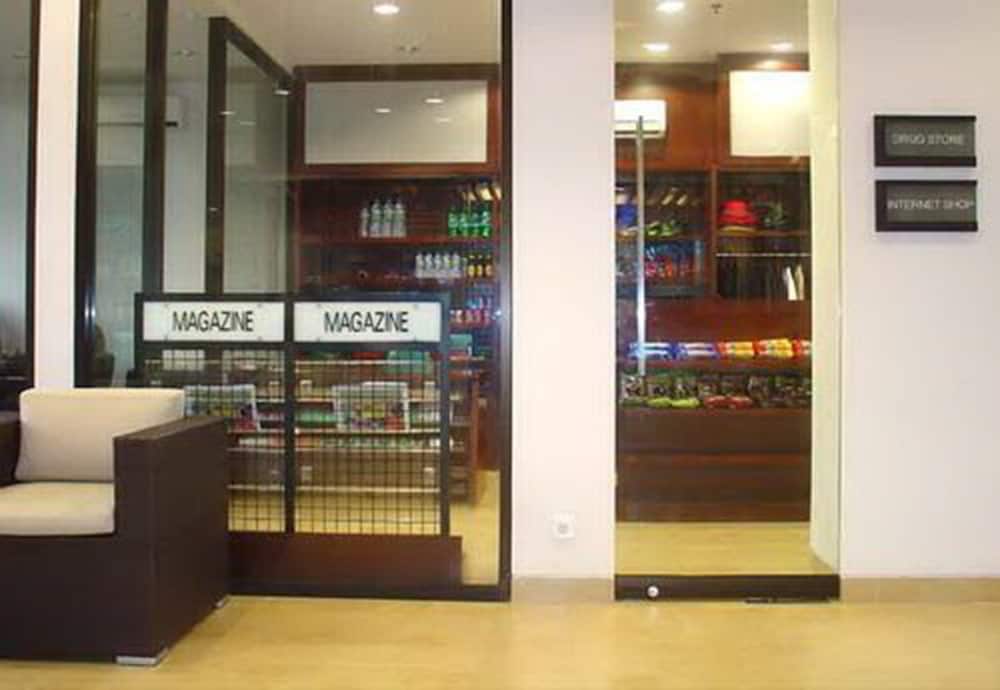 Bintang Flores Hotel 57/65