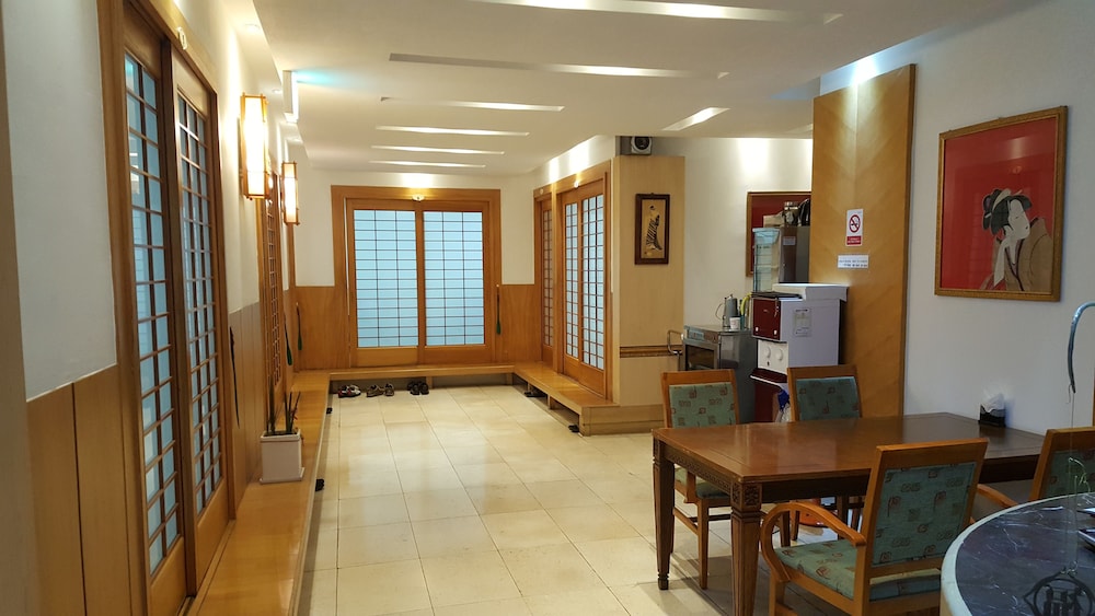 Empire Tourist Hotel 25/33