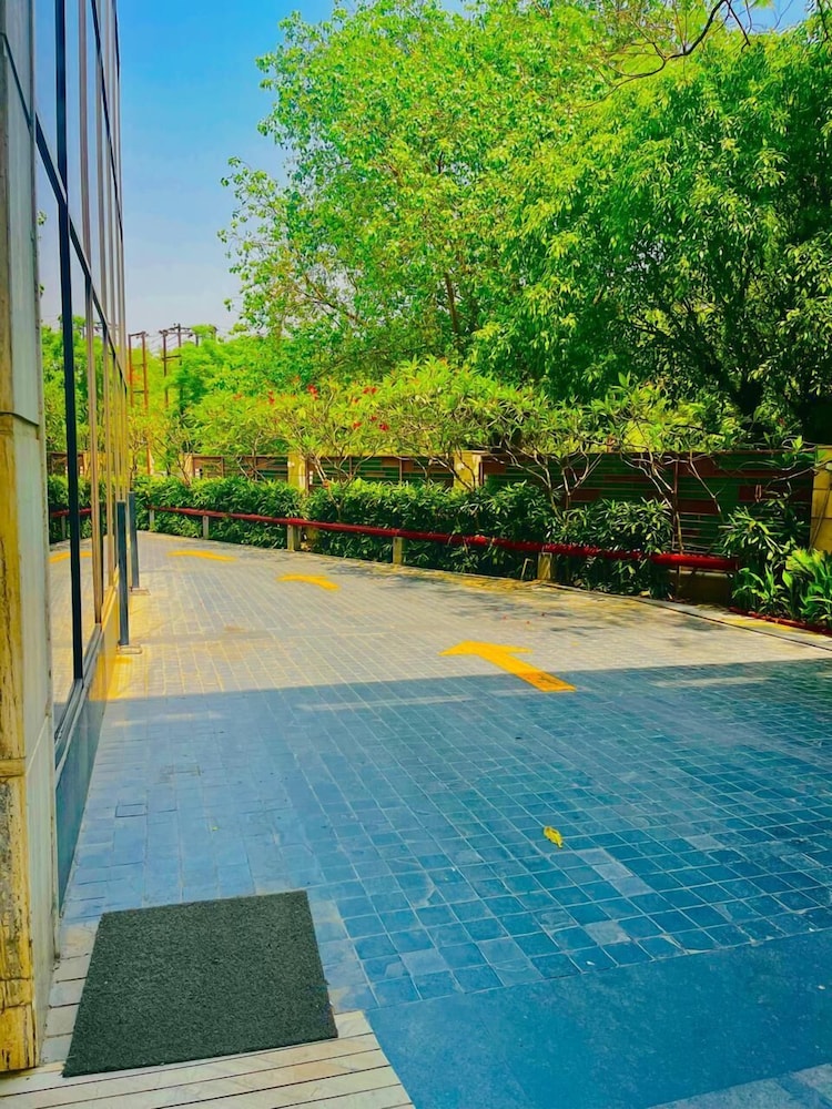 Fortune District Centre, Ghaziabad - Member ITC Hotels Group 61/65