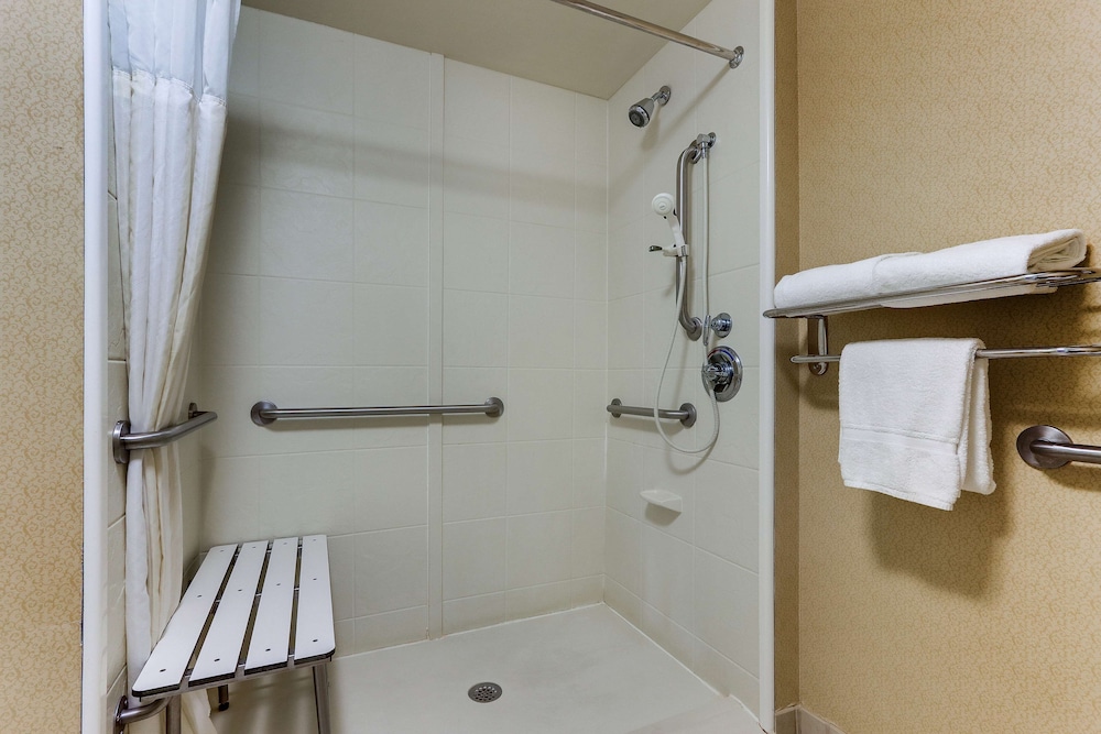 Hilton Garden Inn Indianapolis Airport 10/66