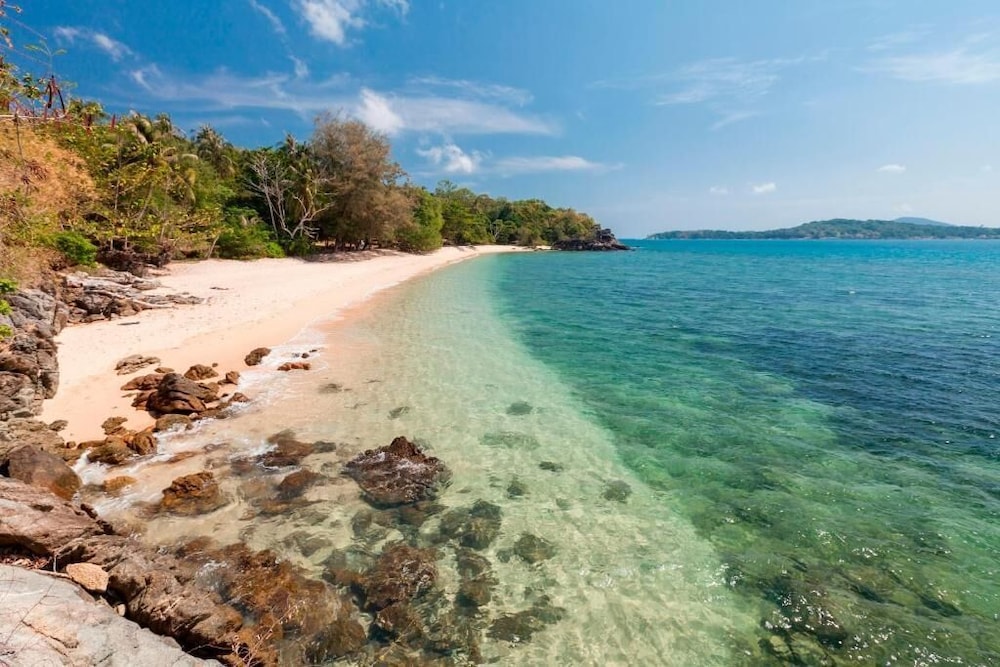 Baan Khunying Villa Secluded Phuket Beachfront 30/40