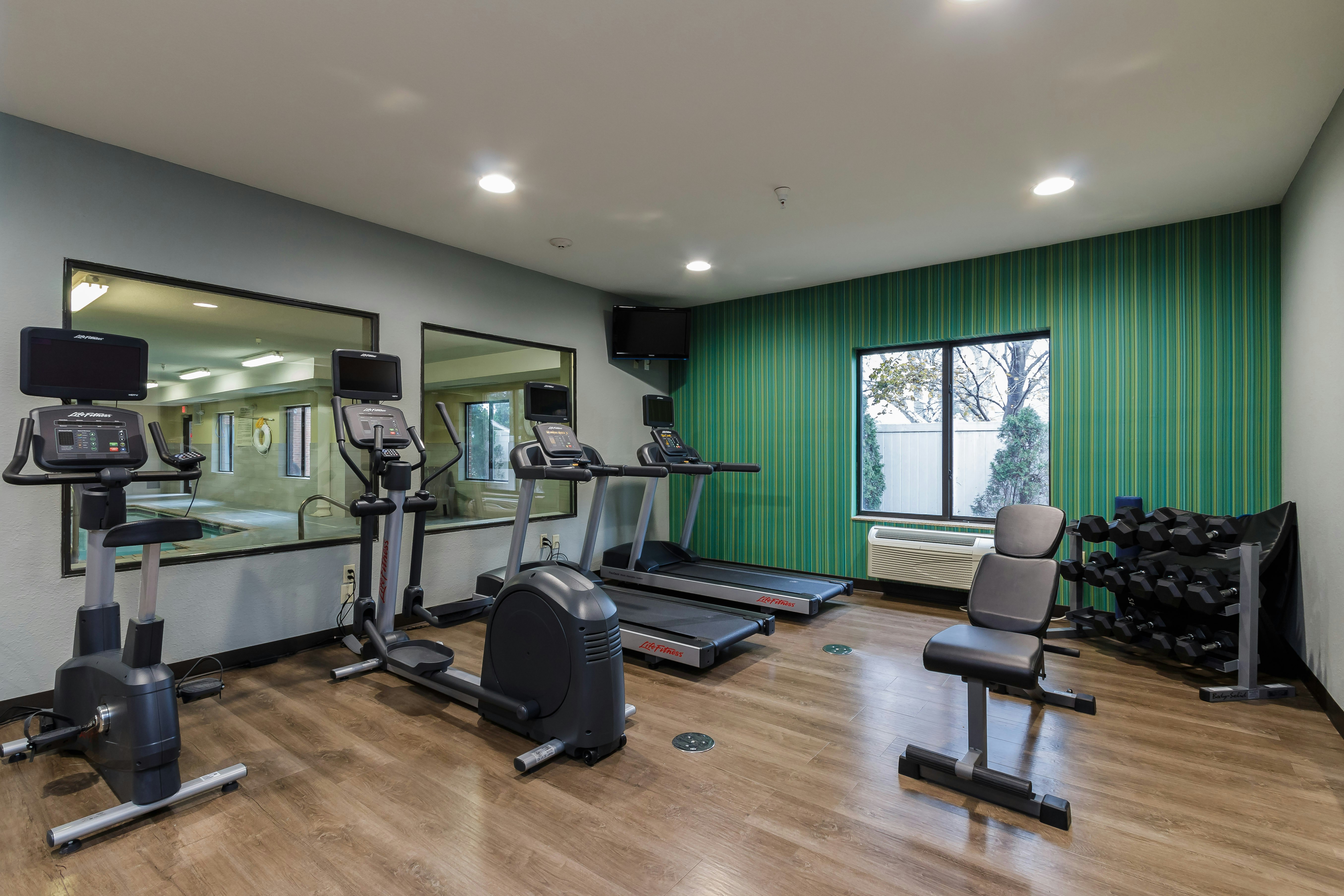 Holiday Inn Express Hotel & Suites South Bend 43/63