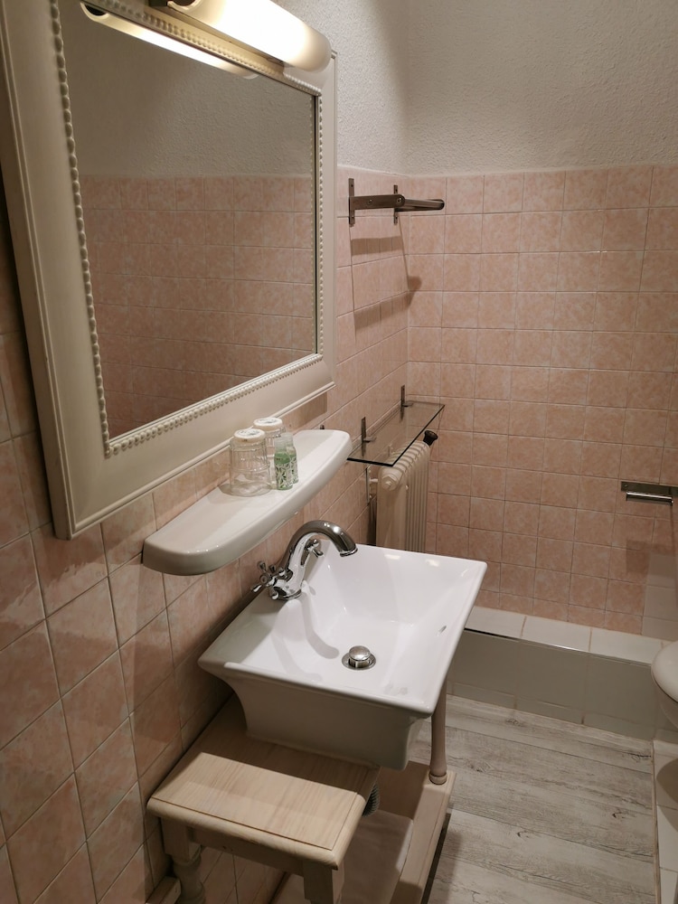 Azurene Royal Hotel 67/67