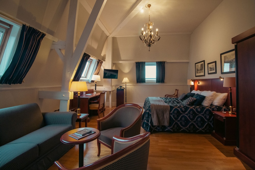 Grand Hotel De Draak and Residence Dagmara 36/43
