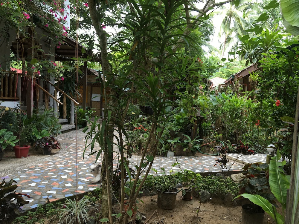 Golden Monkey Cottages 62/75
