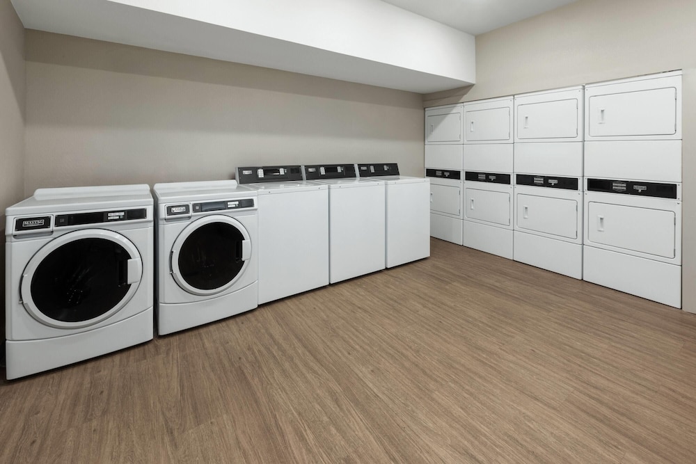ECHO Suites Extended Stay by Wyndham Austin Round Rock 32/46