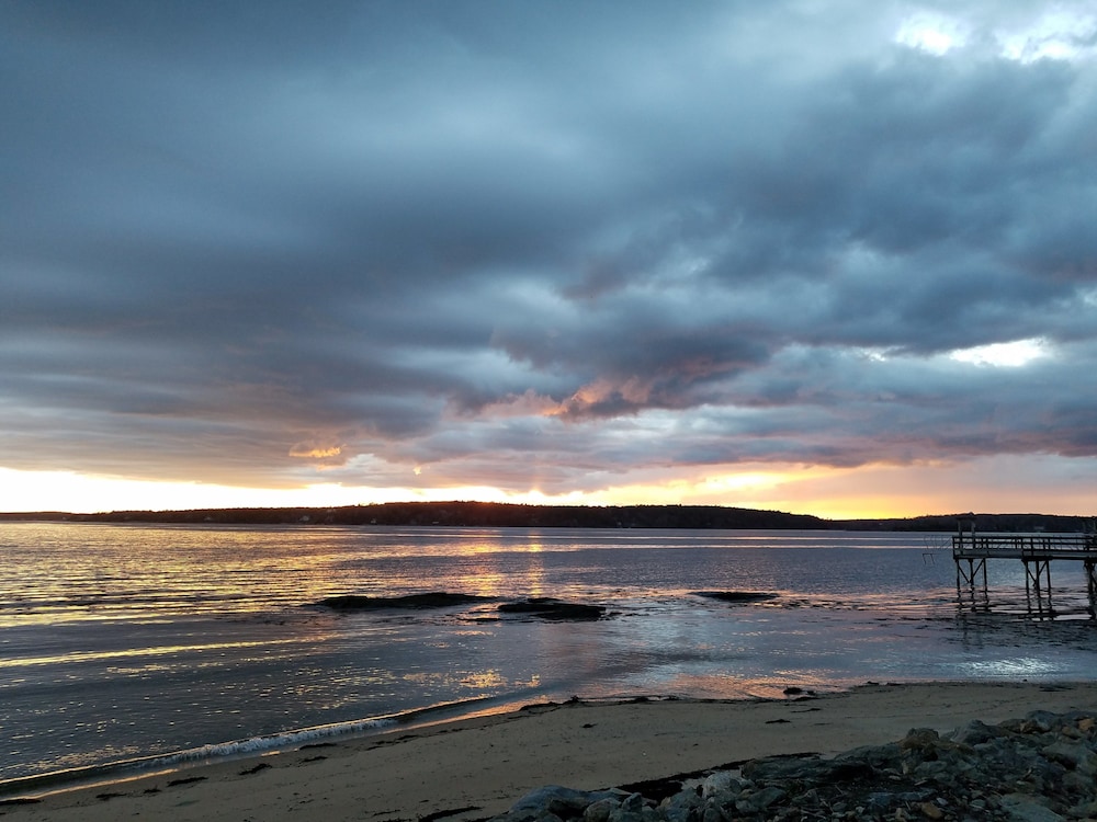 Smuggler’s Cove Inn 25/50