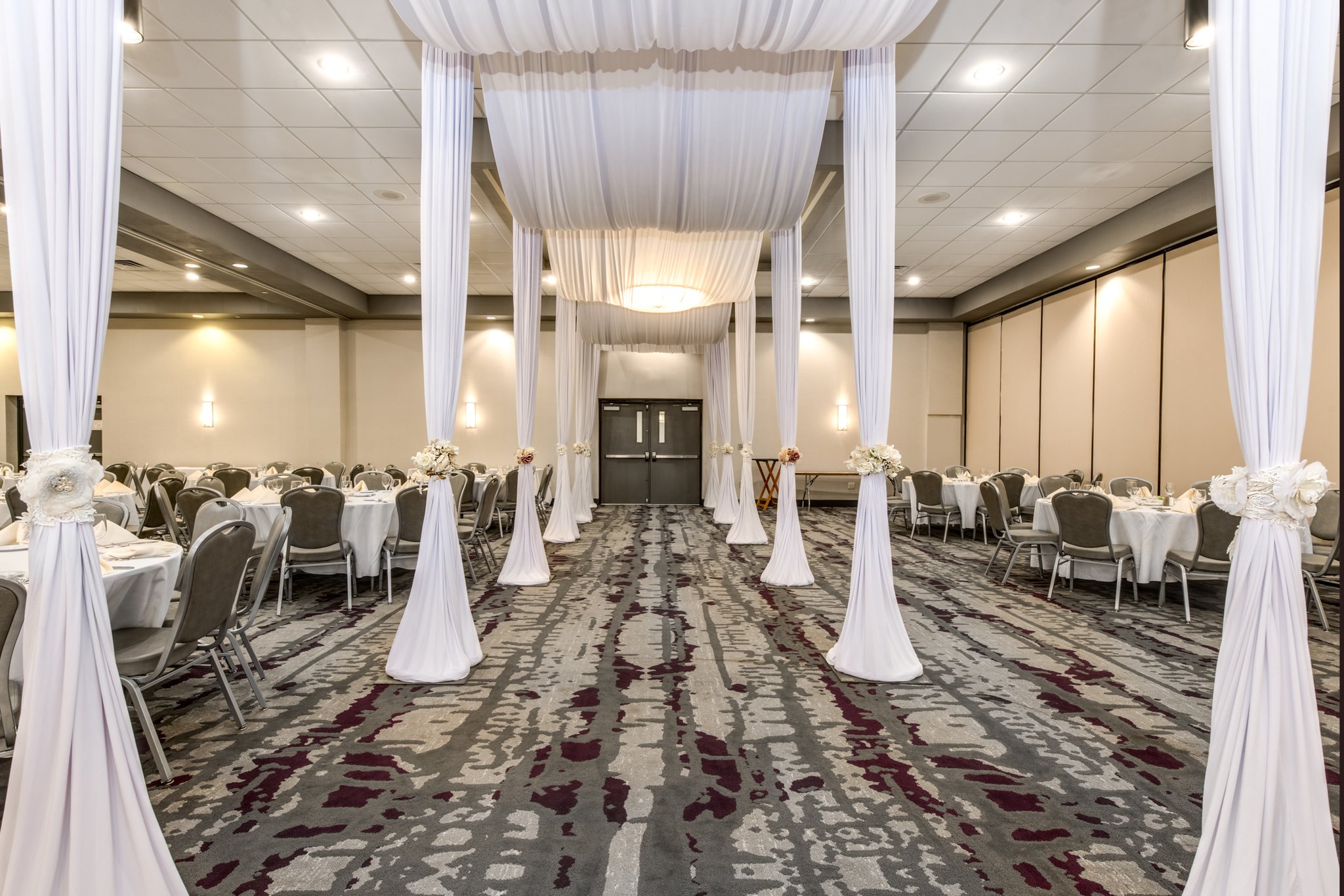 CROWNE PLAZA MILWAUKEE AIRPORT 67/81