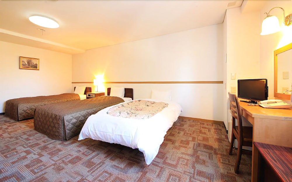 Chofu Urban Hotel 8/24