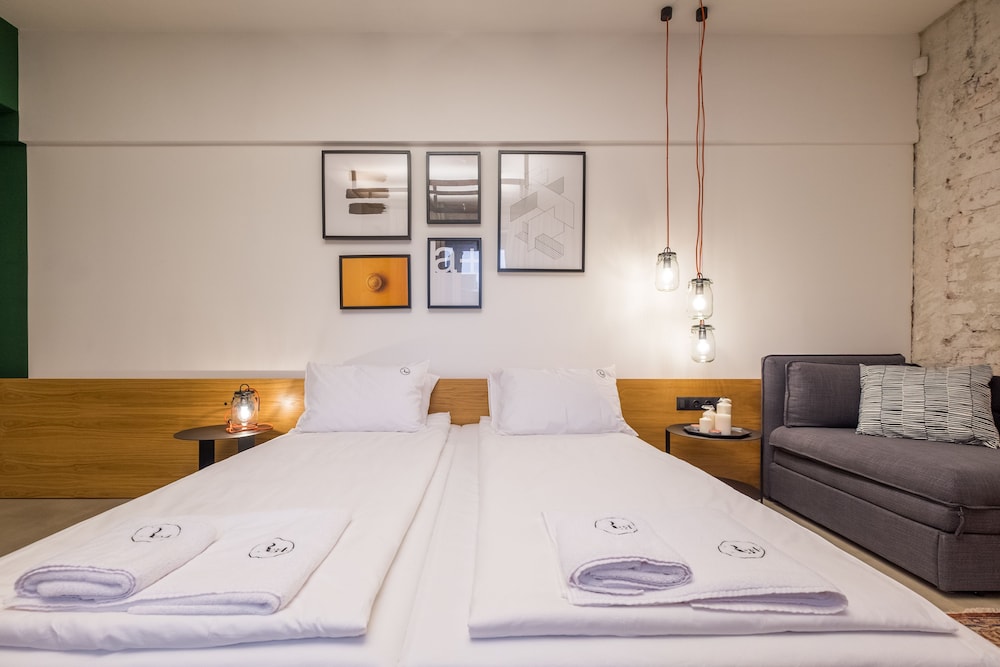 R34 Boutique Hotel 7/50