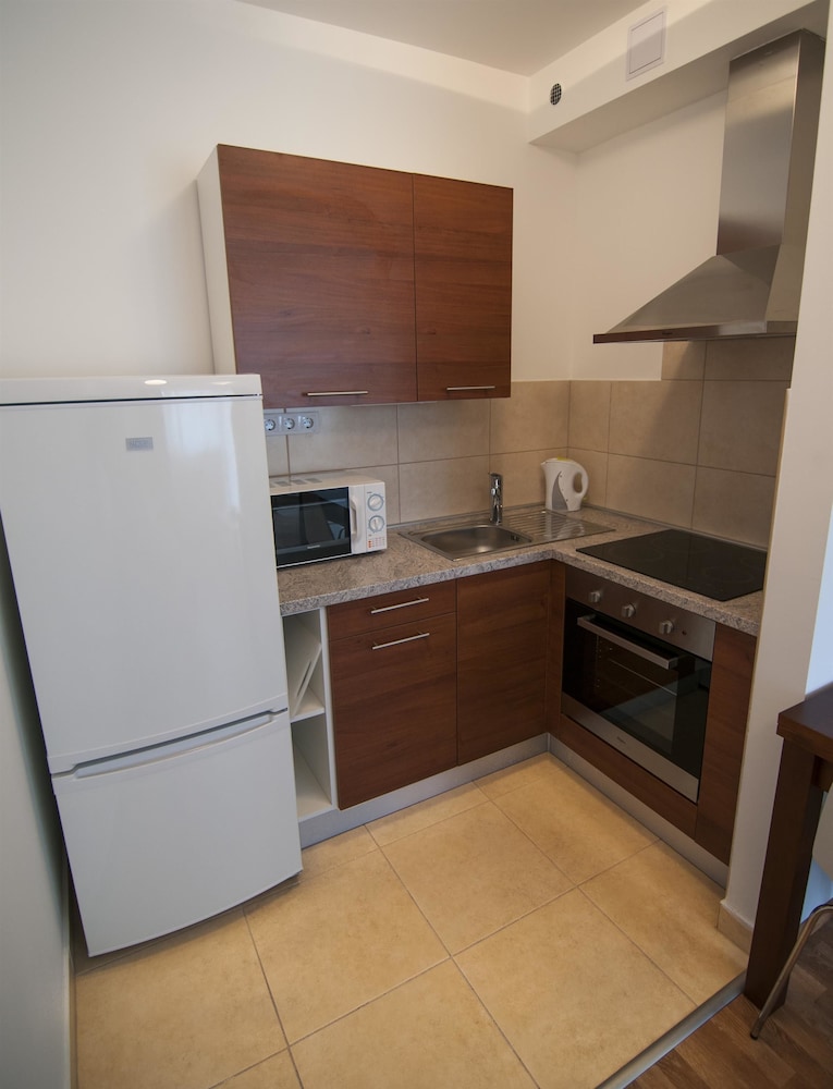CORVIN CENTER SUITES 36/87