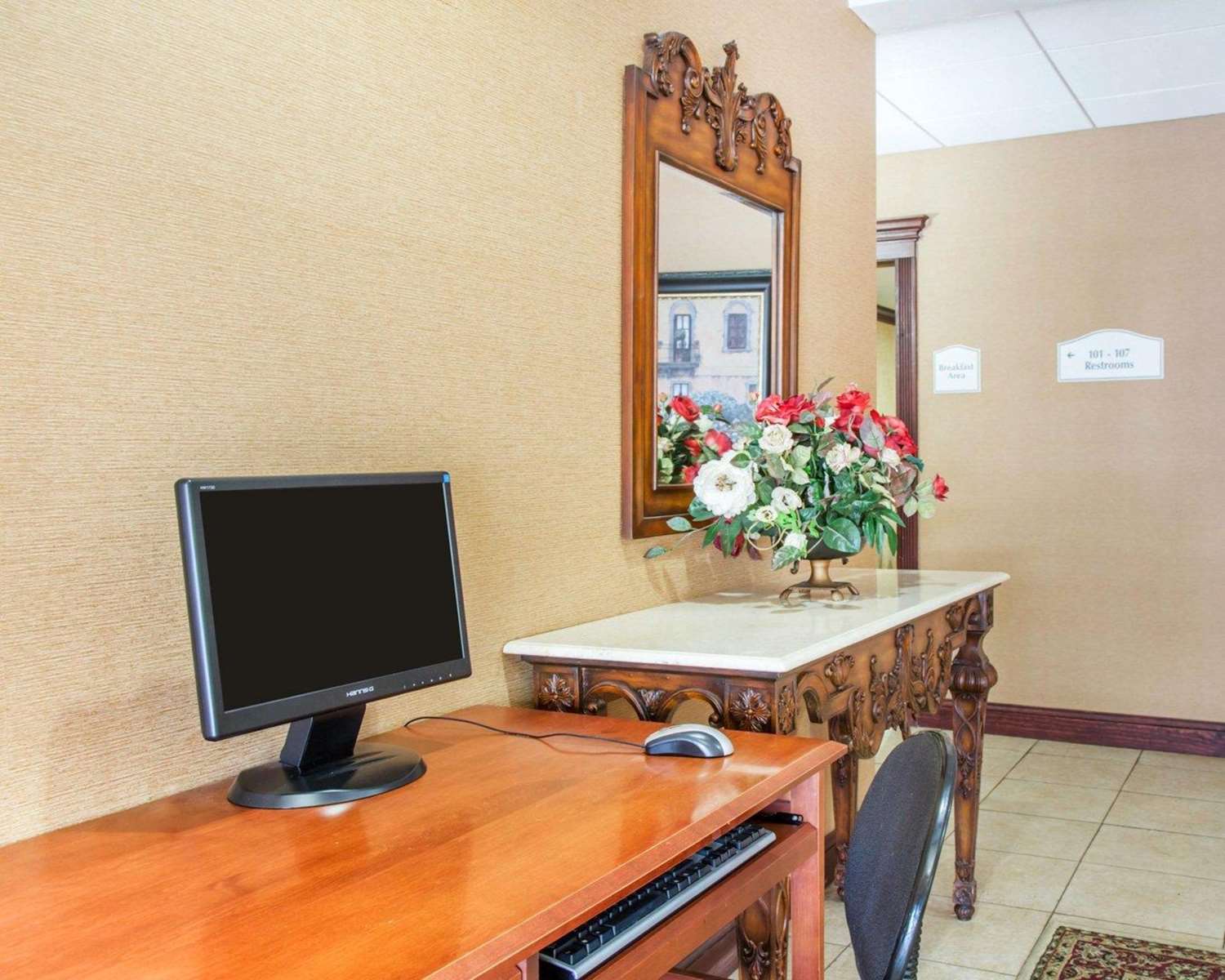 Quality Inn and Suites Meriden, CT 14/14