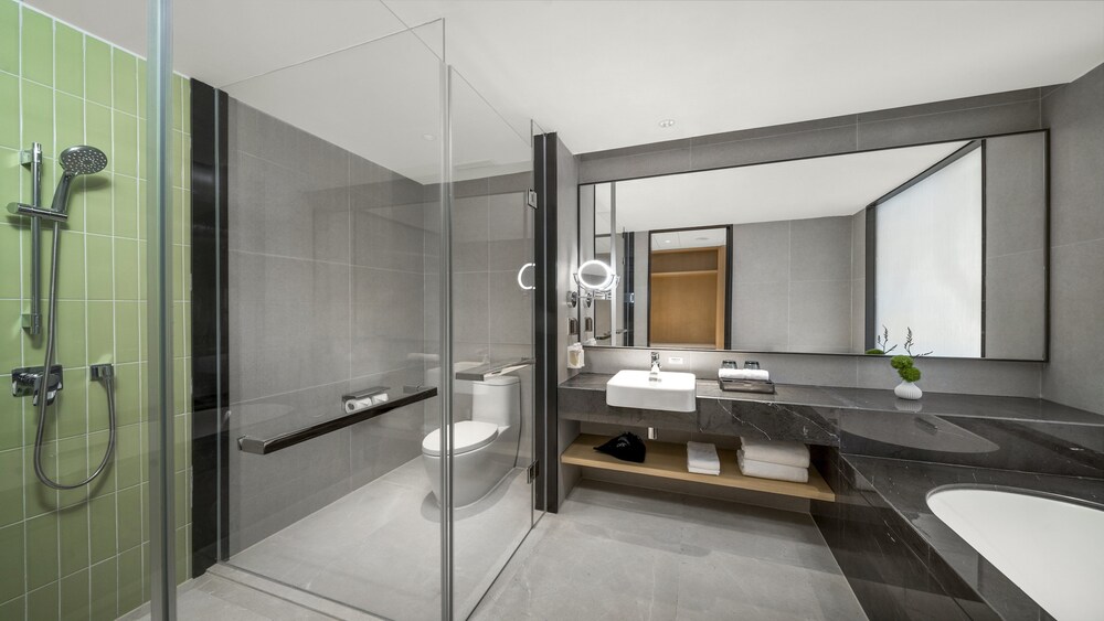 Holiday Inn Qinhuangdao Haigang 15/52