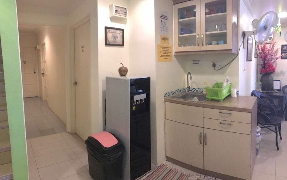 Johan Travellers Lodge 10/42