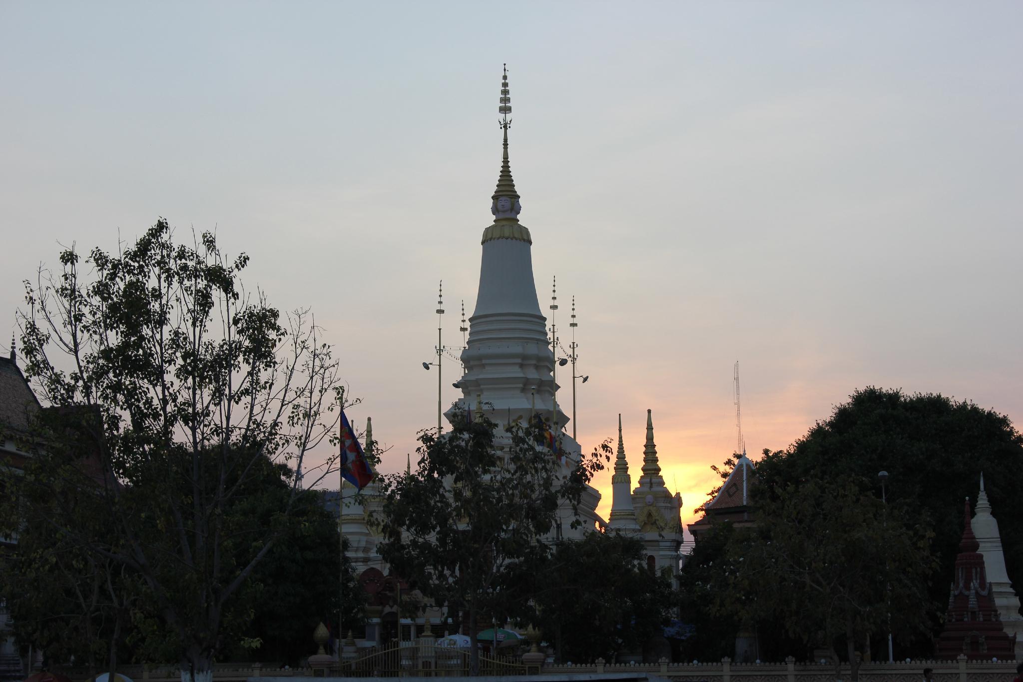 Wei Si Deng Hotel and Restaurant 15/19