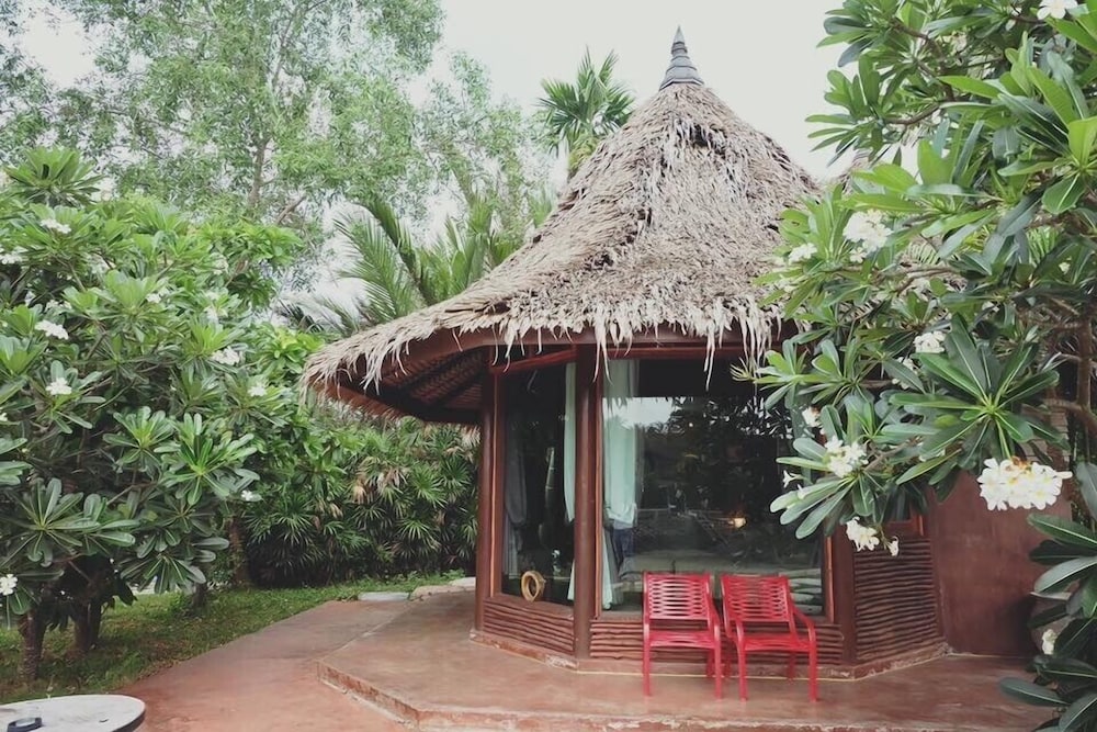 Amphawa Club 44/57
