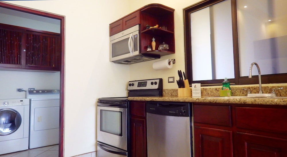 The Oaks Tamarindo Condominiums 16/67