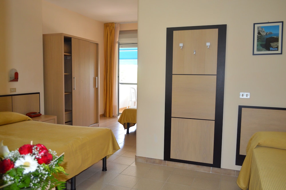 Hotel Cristalda 2/30