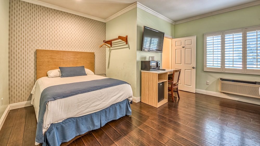 Hollywood City Inn 24/60