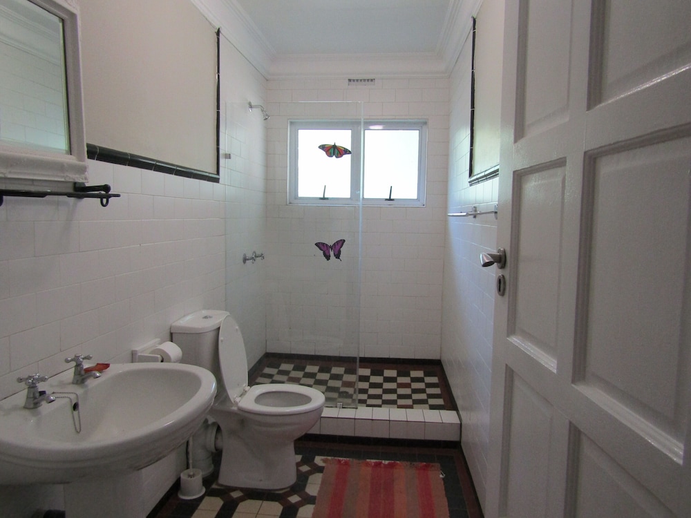 Sugar Hill Manor Guesthouse 46/50