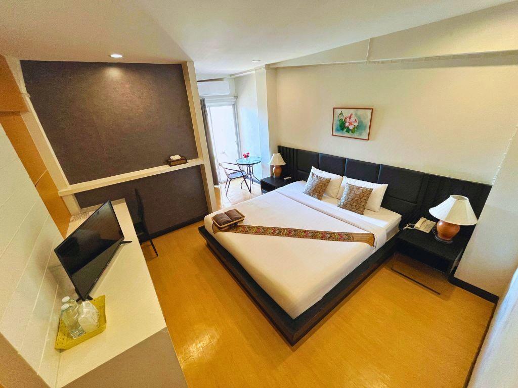Charoenchit House 11/45