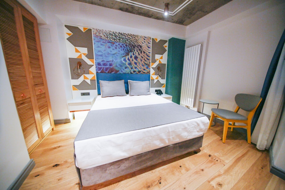 غرفة كومفورت رباعية بسريرين كوين، Royal Galata Hotel 2/10