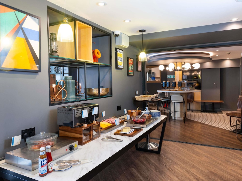 ibis budget Swindon 32/50