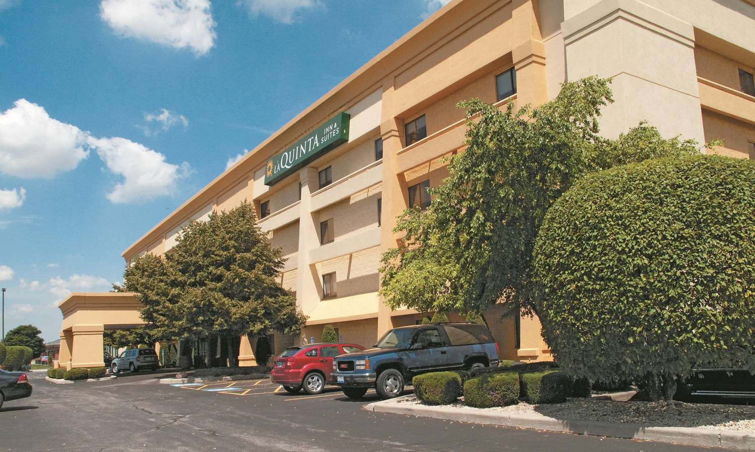 La Quinta Inn & Suites by Wyndham Chicago Tinley Park 45/47