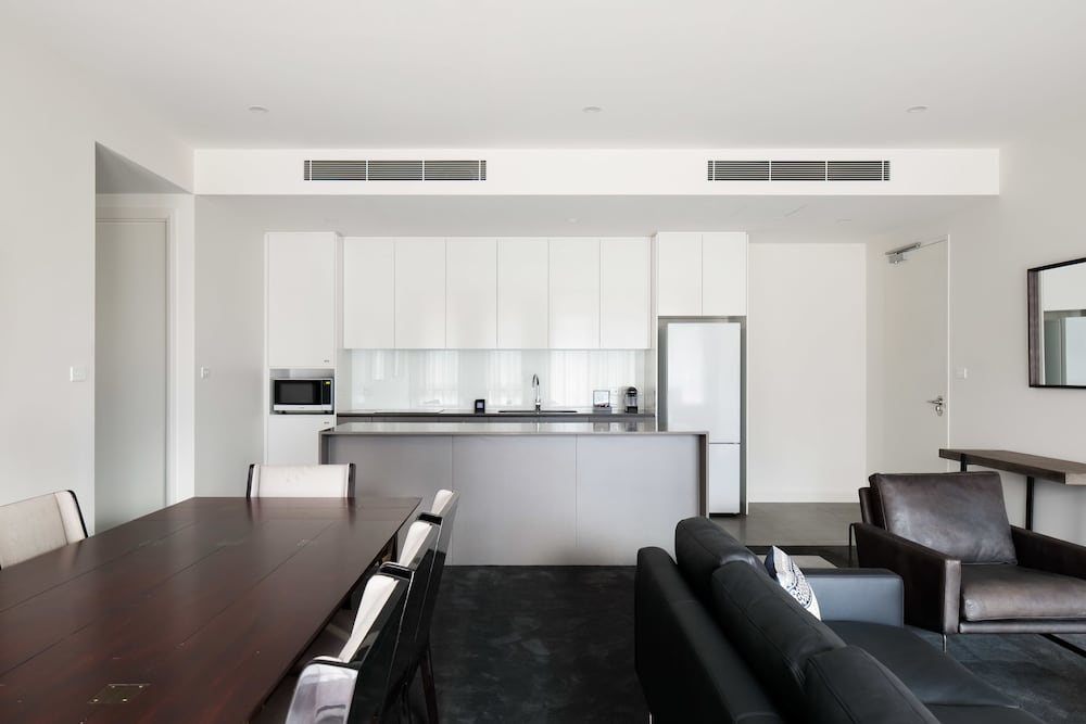 Knightsbridge Canberra 40/61