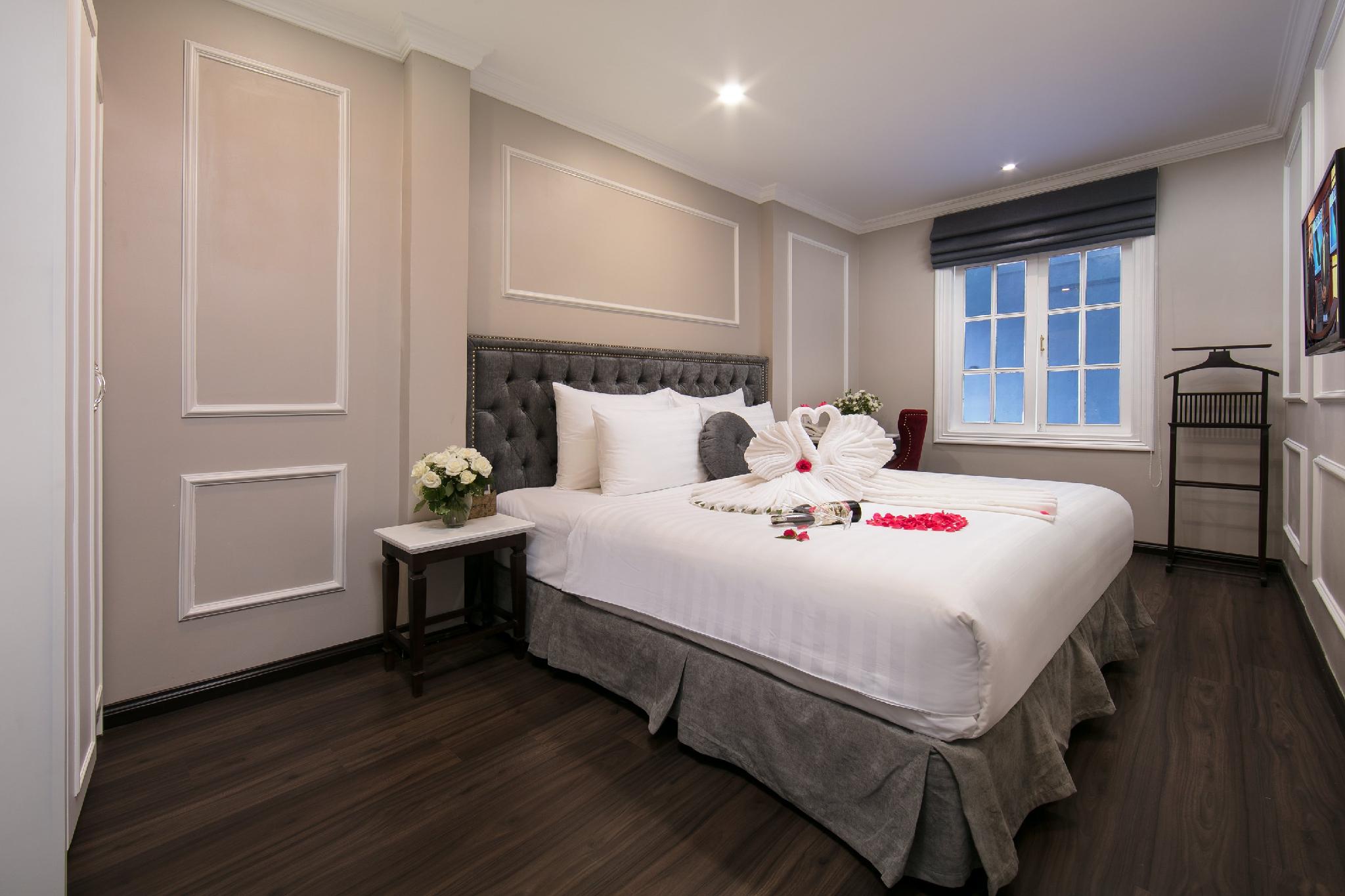 Deluxe, Double or Twin Bed