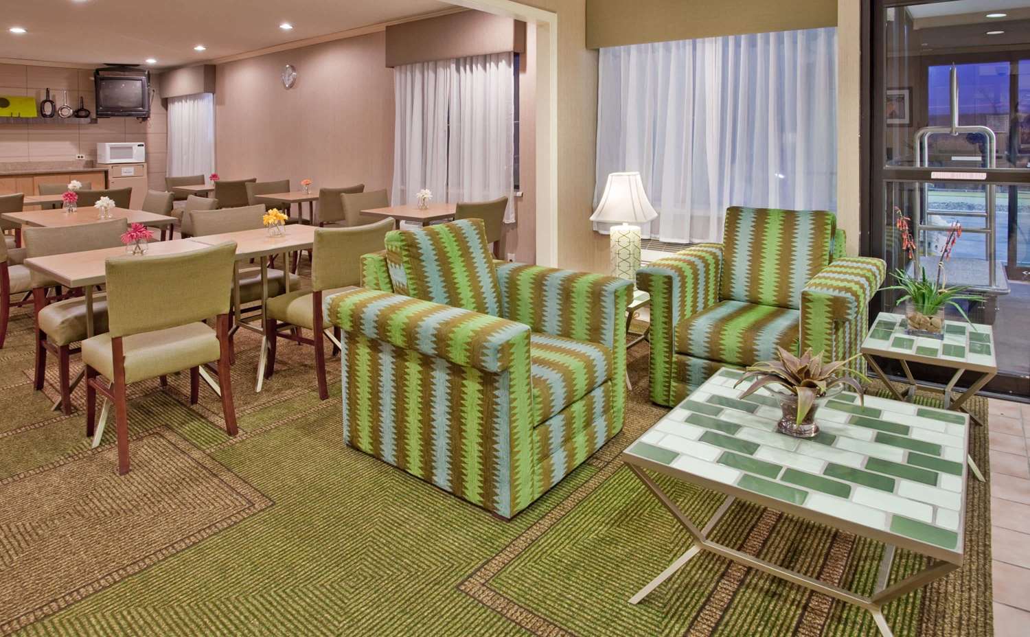La Quinta Inn & Suites by Wyndham Des Moines West Clive 56/68