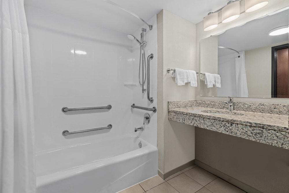 Drury Inn and Suites Creve Coeur St Louis 43/43