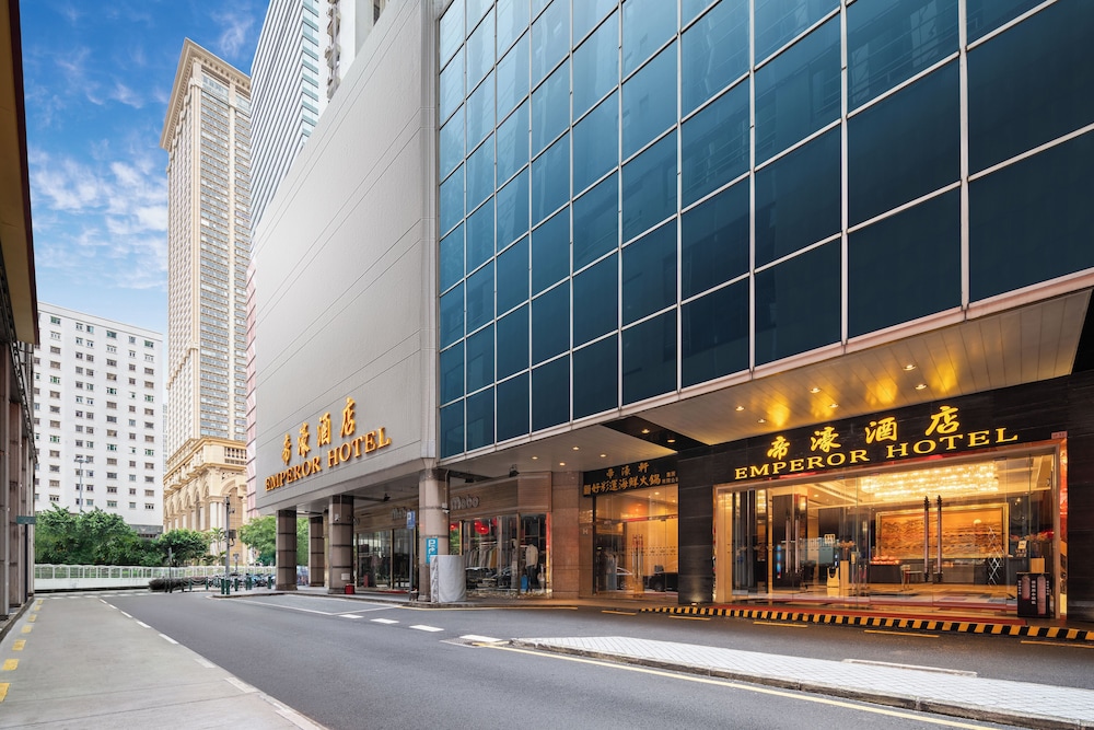 Emperor Macau 36/43