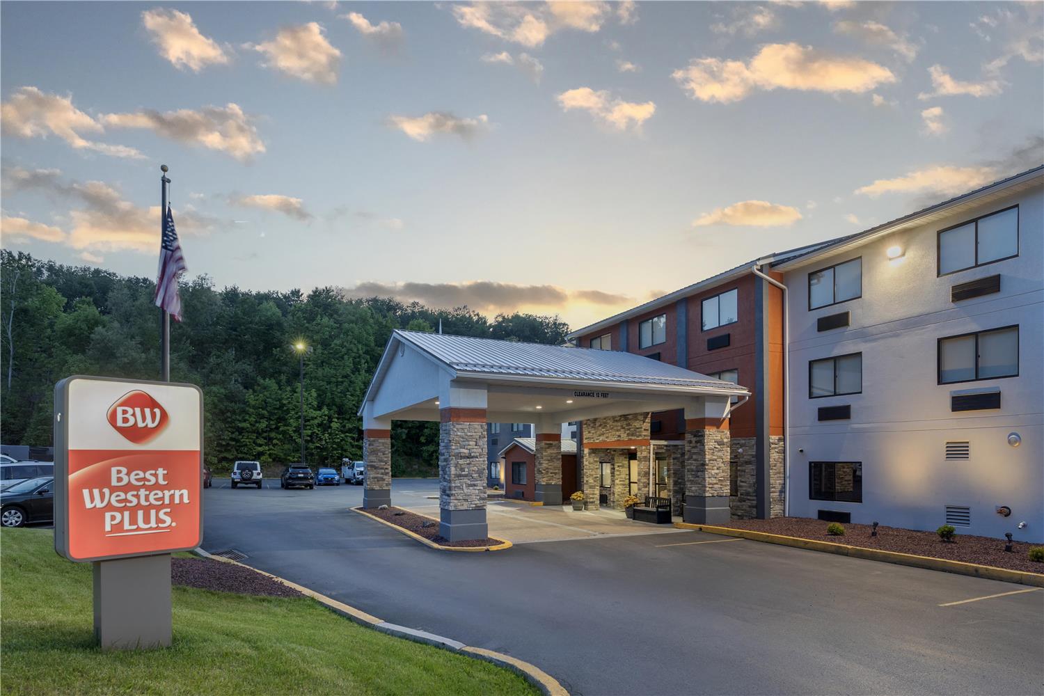 Best Western Plus Executive Inn 28/29