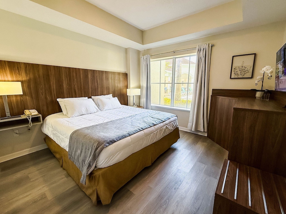 The Point Hotel & Suites 37/75