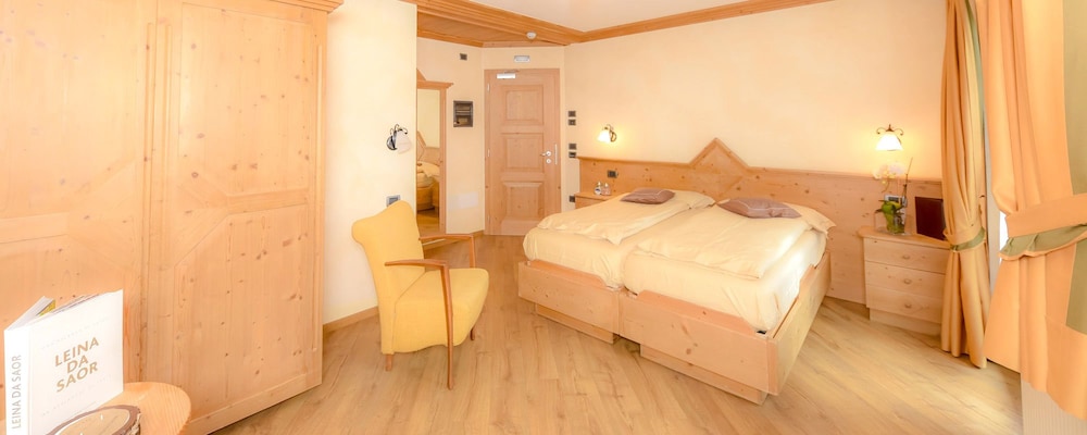 Capriolo Hotel 38/69