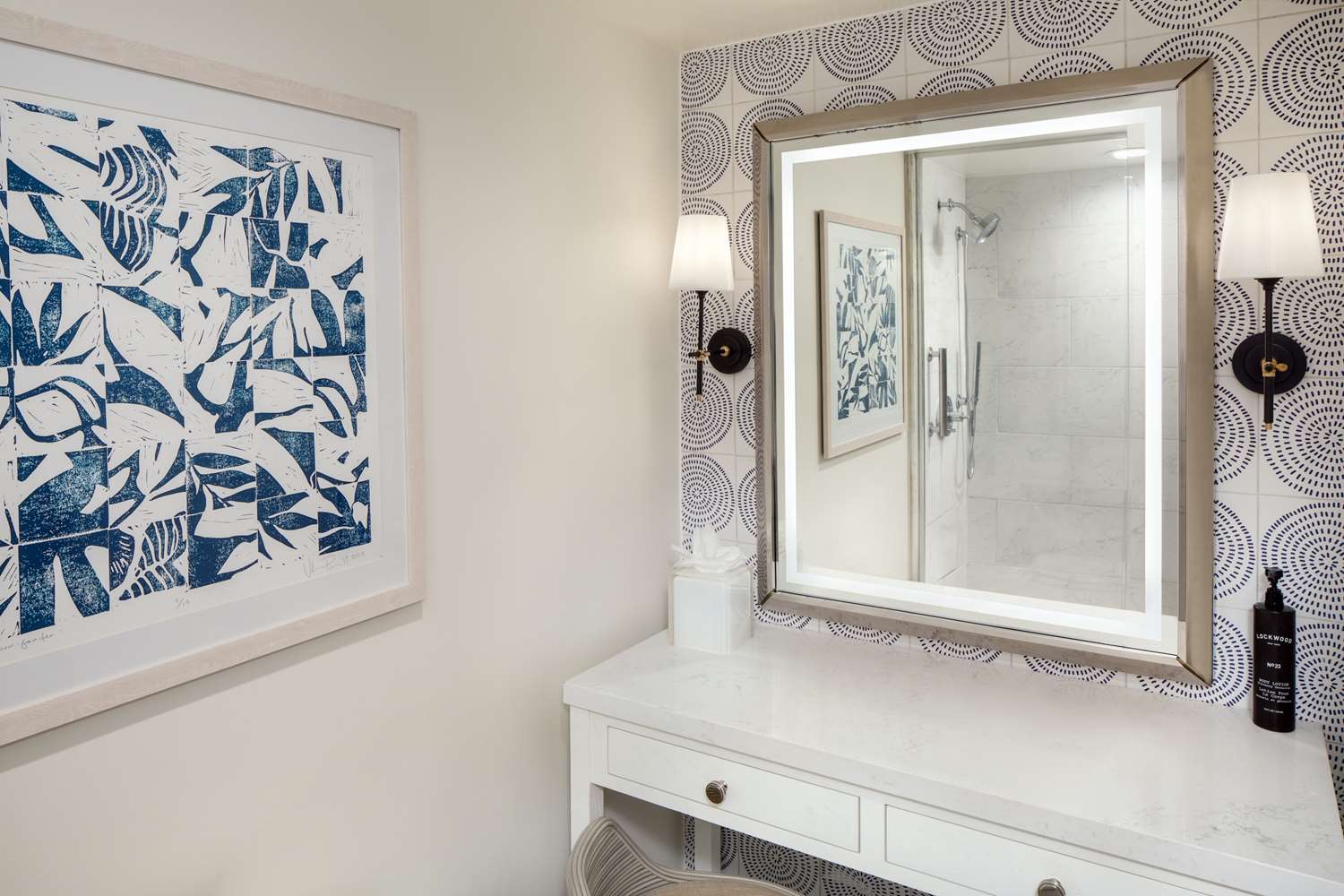 Suite, King Bed, Pool and Partial Ocean View