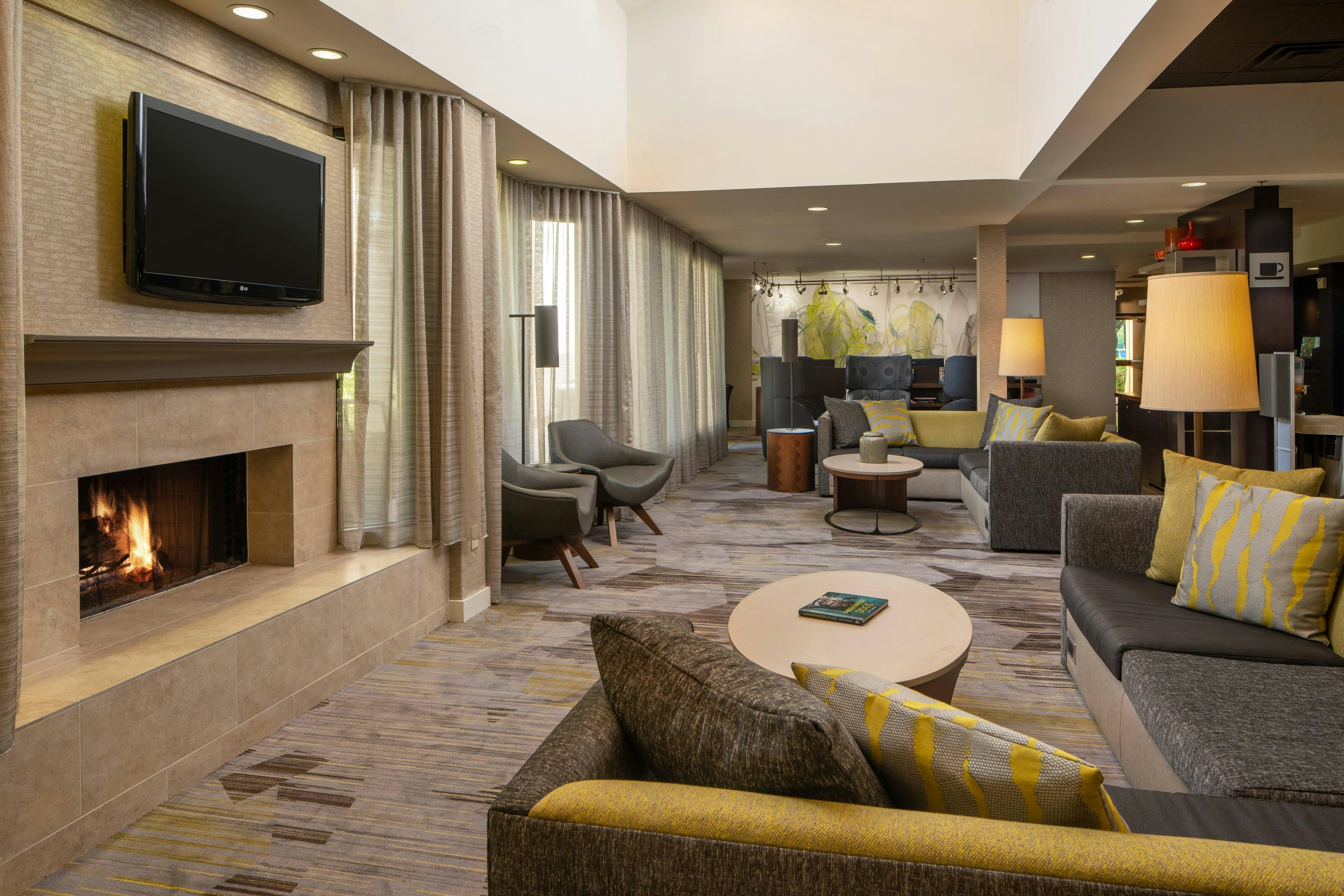Courtyard by Marriott Jacksonville at the Mayo Clinic Campus/Beaches 37/43