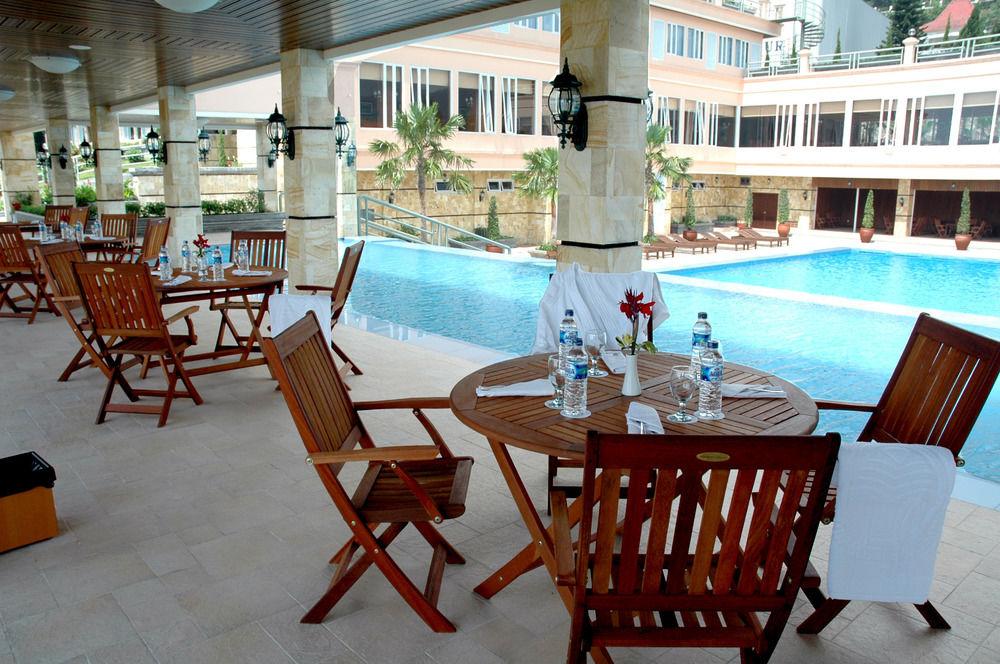 Royal Senyiur Hotel 17/18
