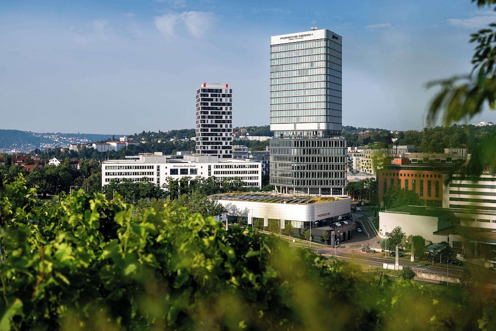 Radisson Blu Hotel at Porsche Design Tower Stuttgart 45/50