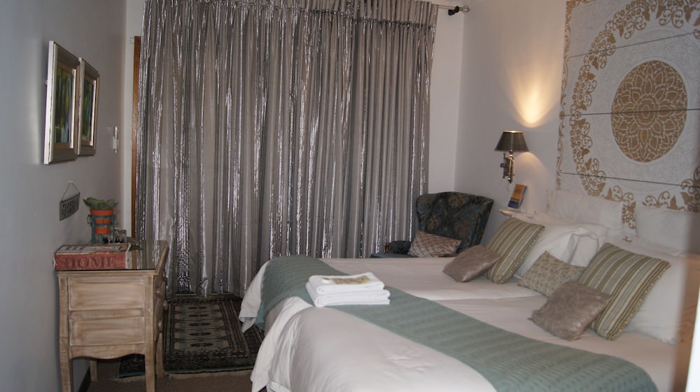 Cunningham Cottage Guest House 14/45