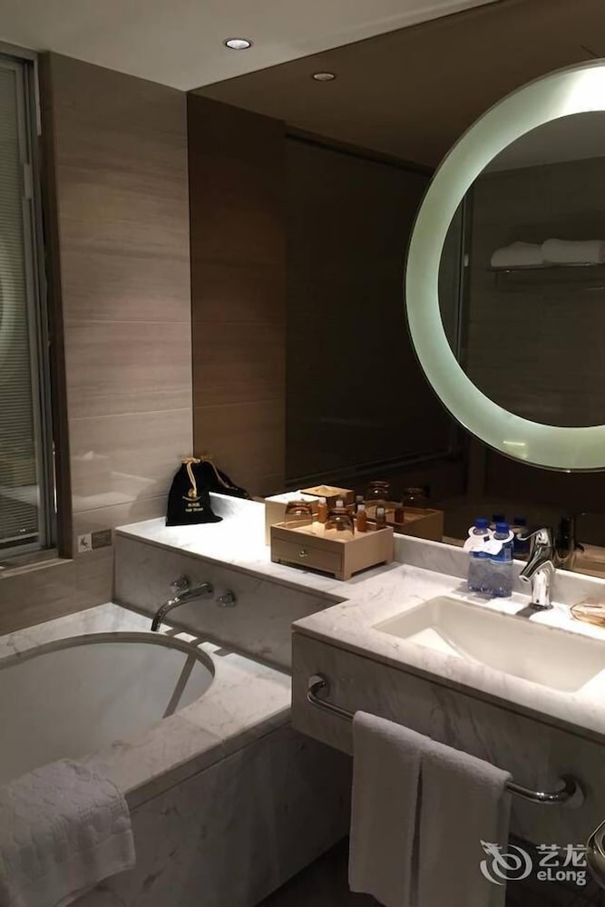 Shanghai Hongqiao Airport Boyue Hotel - AirChina 50/50