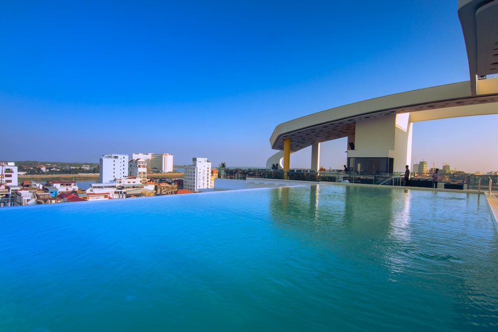 SUN & MOON, Urban Hotel 3/66