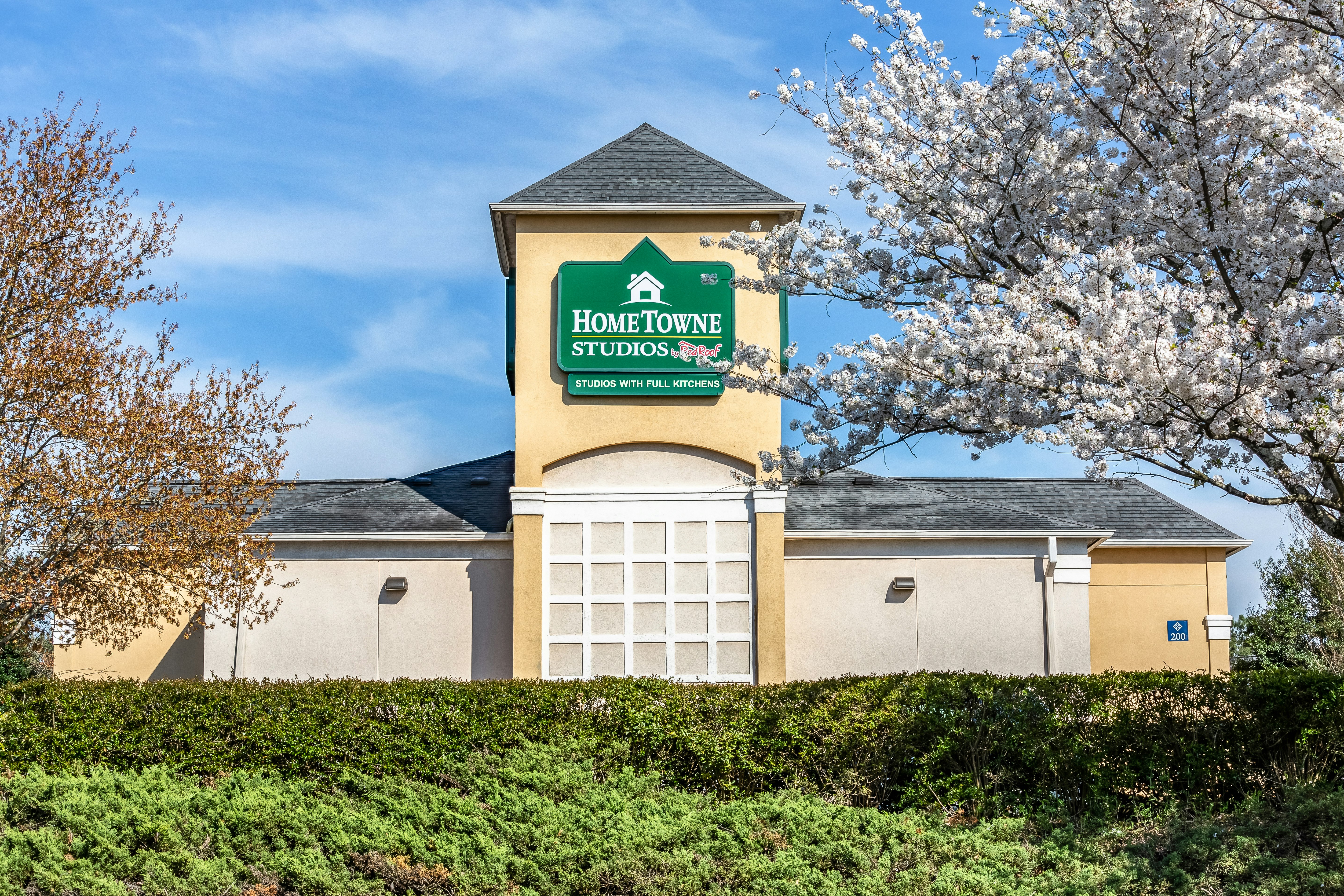 HomeTowne Studios by Red Roof Atlanta NE - Peachtree Corners 6/50