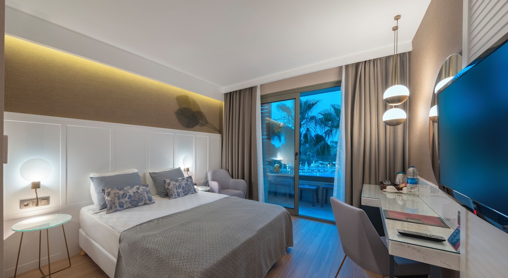 Standard, Single, Double or Twin Bed