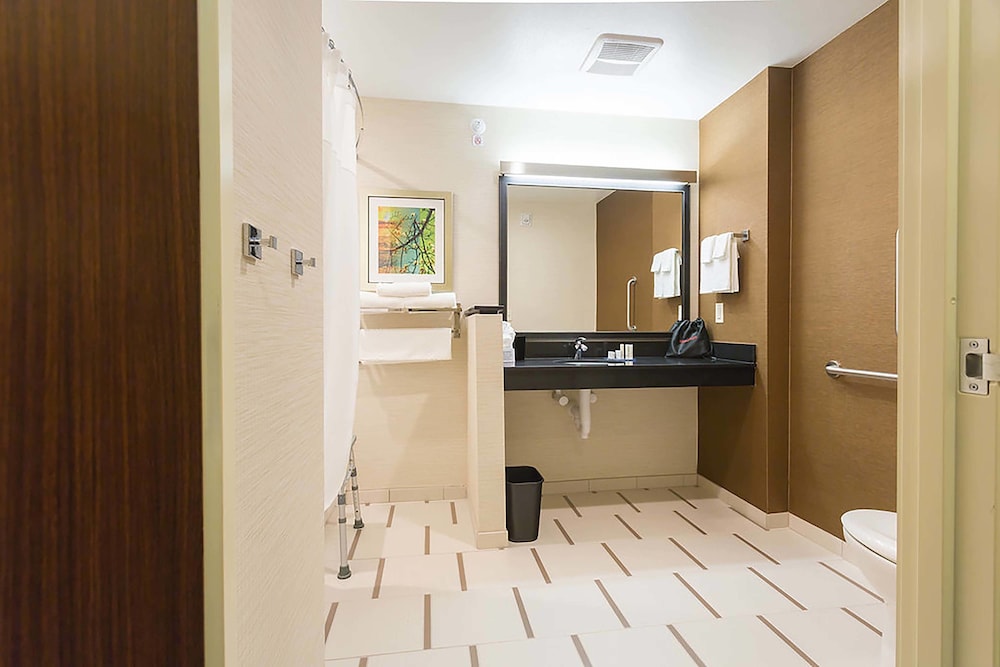 Fairfield Inn And Suites Jamestown 17/60