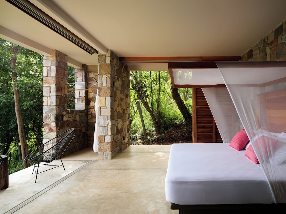 Premium, King Bed, Nature View