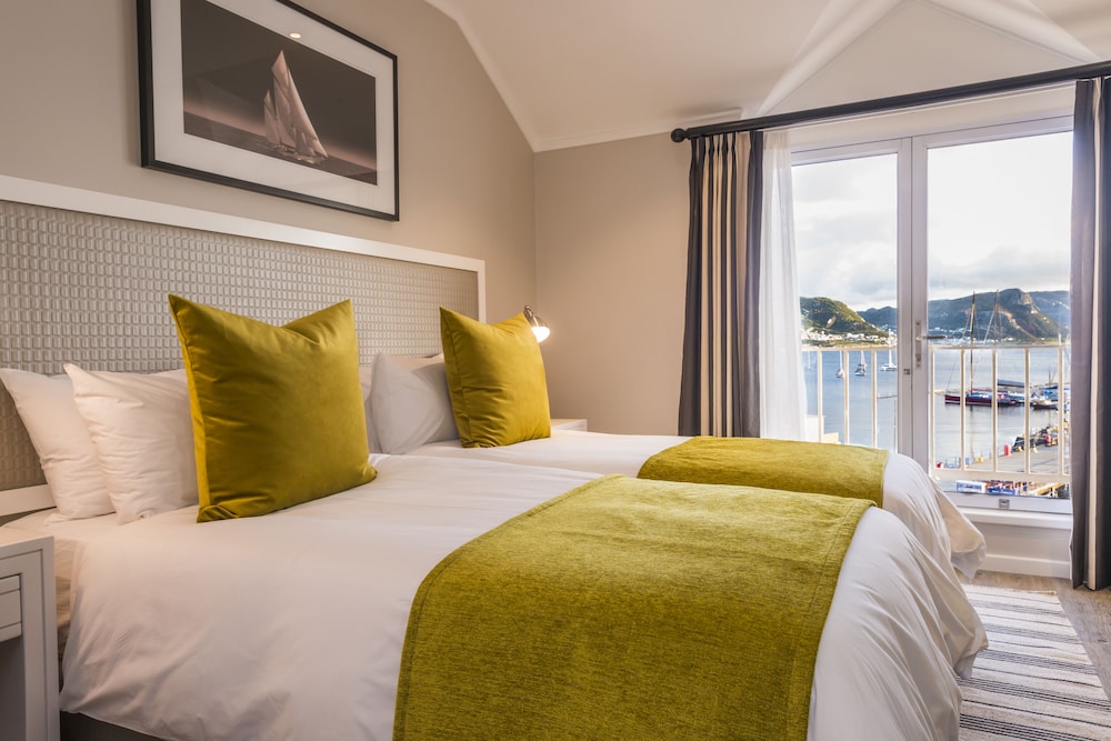 Simon's Town Quayside Hotel 8/60