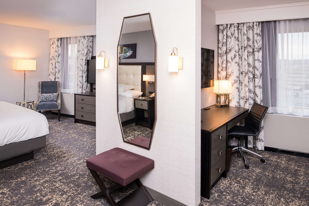 Doubletree By Hilton Utica 25/79