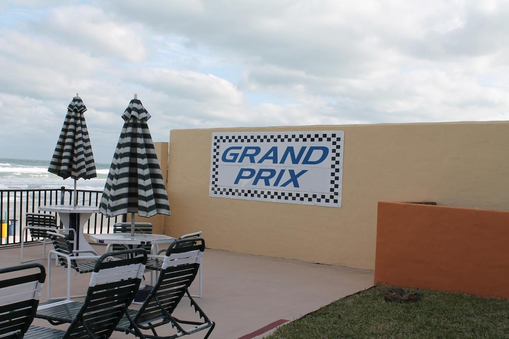 Grand Prix Motel on the Beach 24/48